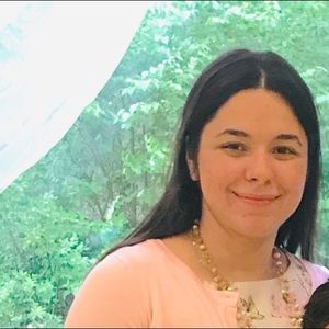Meet your Posher, Adilene